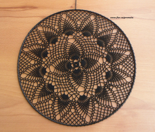 Závěsná dekorace č.62 černá průměr 25 cm — foto 3
