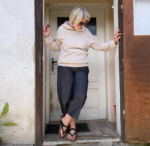 Mikina krémová s kapucí — foto 3