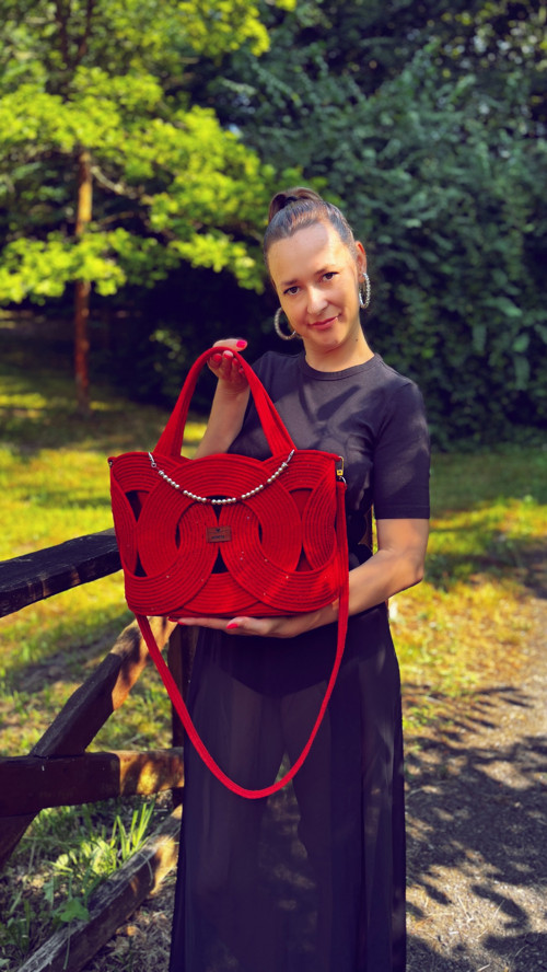 Třpytivá kabelka ze šňůr — foto 3