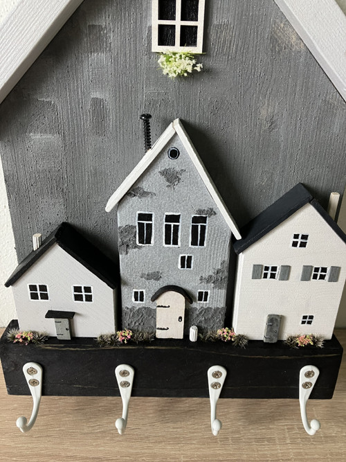 Domečkový věšáček — foto 3
