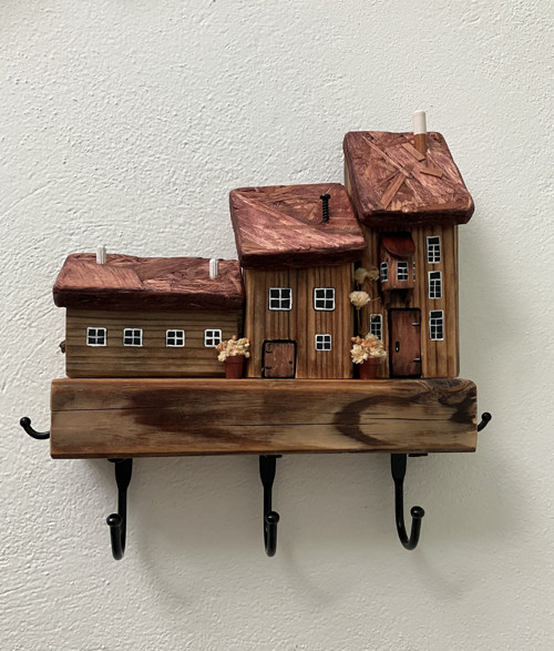 Domečkový věšák — foto 3