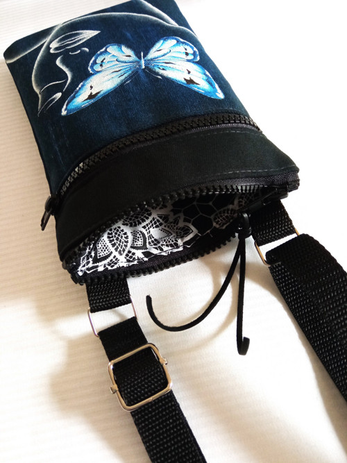 Crossbody s kapsou-DÍVKA S MOTÝLEM — foto 4