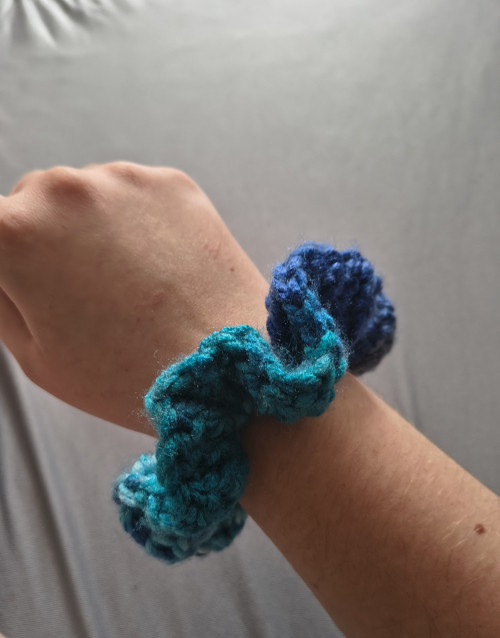 Háčkovaná scrunchie — foto 2