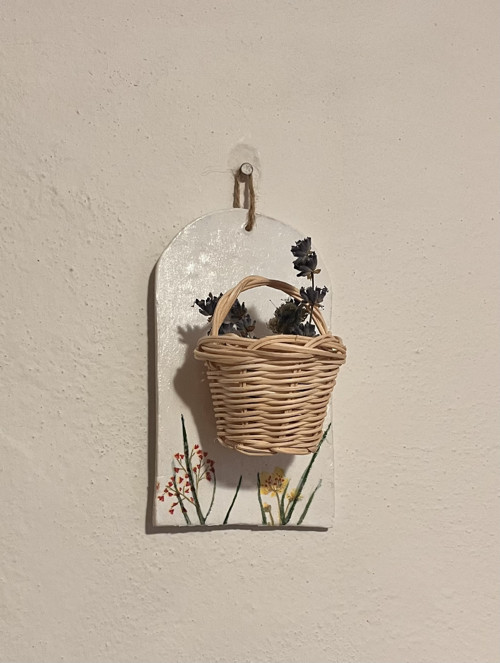 Dekorace na zeď s mini košíčkem — foto 2