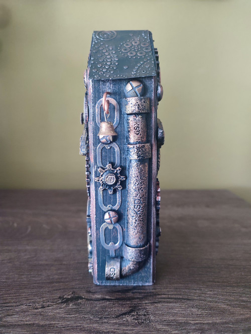 Dřevěný domeček Steampunk – dekorace — foto 4