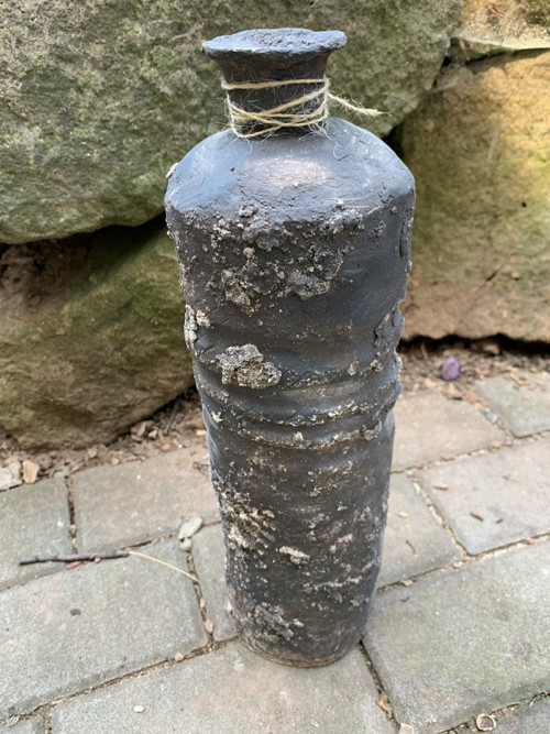 Váza tmavá wabi sabi — foto 2