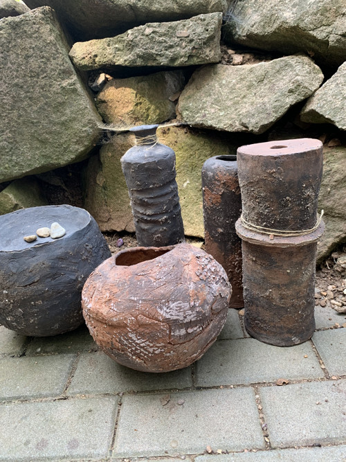 Váza tmavá wabi sabi — foto 4