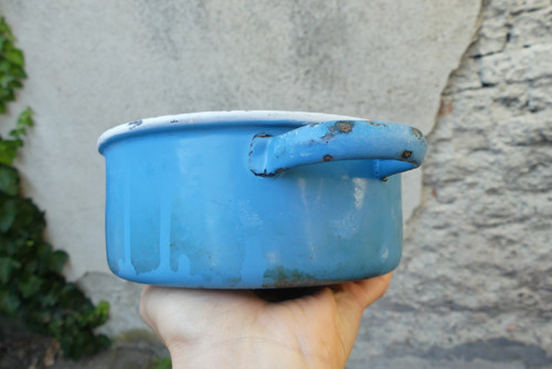 Modrý malý smaltovaný kastrůlek — foto 6
