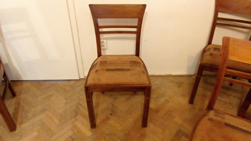 Kdo židli má, bydlí — foto 2