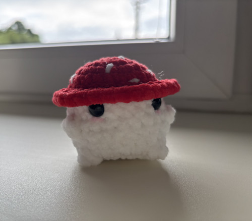 Ručně háčkovaný MUSHROOM BOY — foto 3