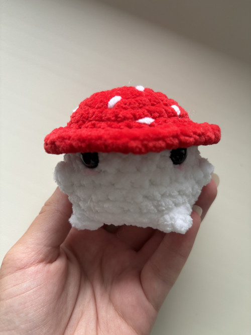 Ručně háčkovaný MUSHROOM BOY — foto 2