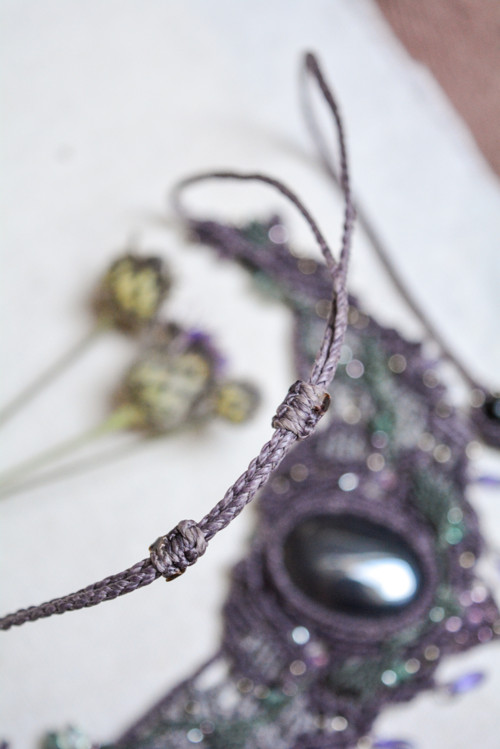 Macramé náhrdelník s hematitem- Galenor — foto 6