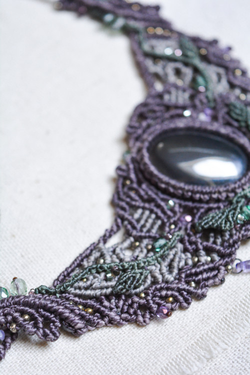 Macramé náhrdelník s hematitem- Galenor — foto 5