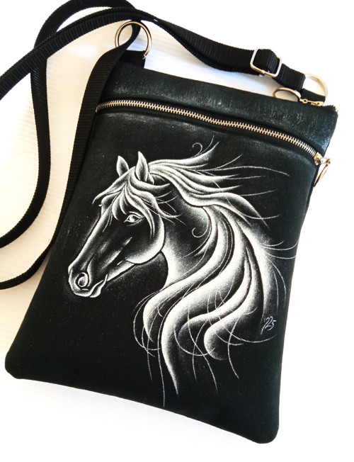 Crossbody s kapsou- STŘÍBRNÝ KŮŇ — foto 2