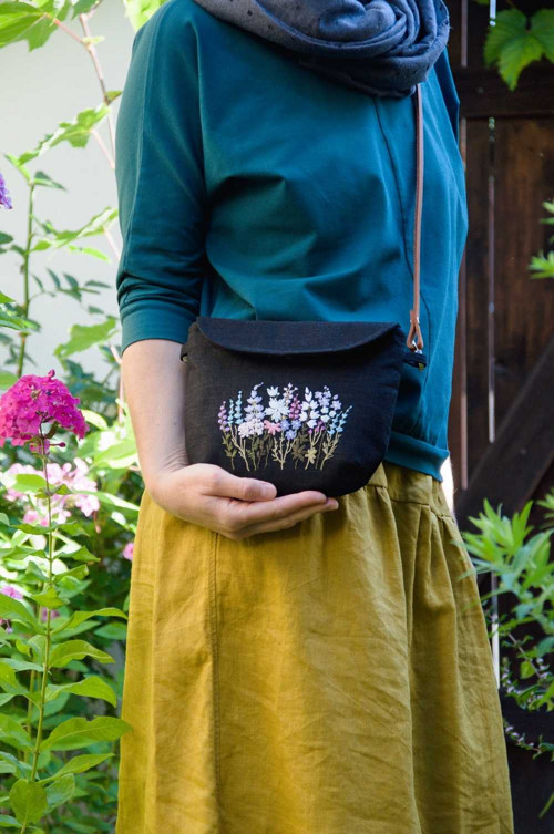 FLORA black /s ruční výšivkou — foto 5
