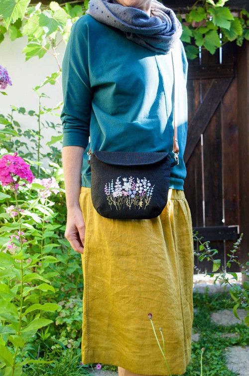 FLORA black /s ruční výšivkou — foto 6
