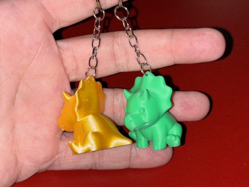 Přívěšek na klíče - triceratops — foto 3
