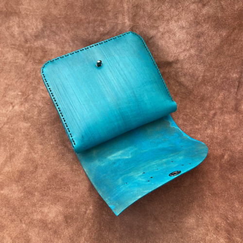 Tyrkysová s abstraktním vzorem — foto 3