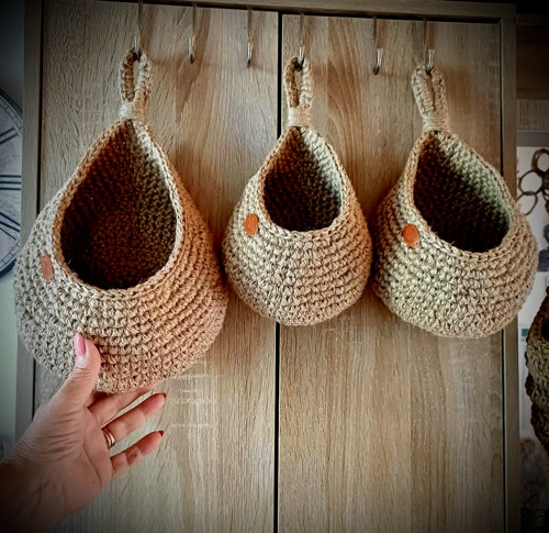 Sada 3 háčkovaných jutových košíků v boho stylu — foto 6