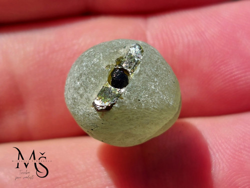 PREHNIT a HROZNOVÝ CHALCEDON - náhrdelník/amulet — foto 5