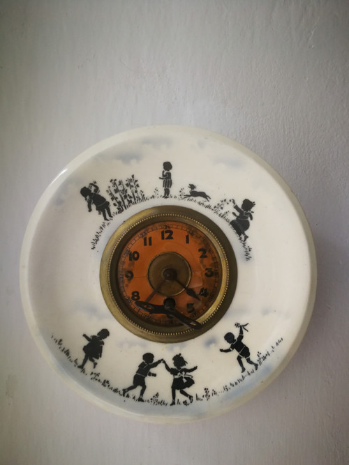 Porcelánové hodiny — foto 6