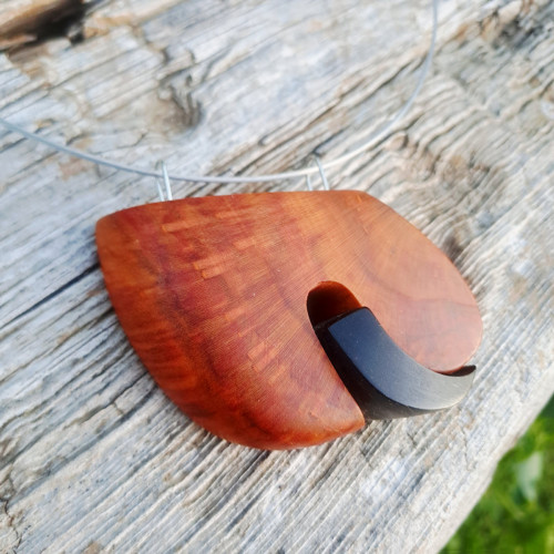 Náhrdelník Tongue — foto 4