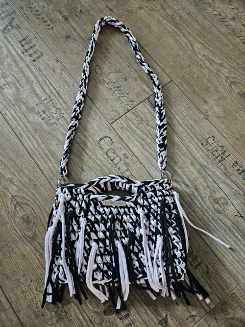 Black & Blush | háčkovaná kabelka Atelier Petite — foto 6