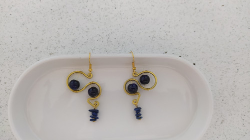 Temně modré křivky s lapis lazuli — foto 2