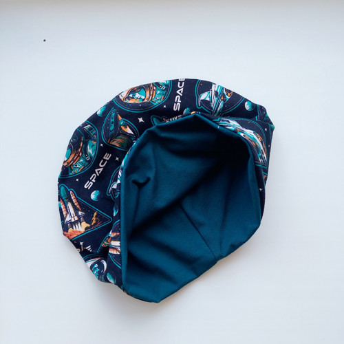 Čepička s astronauty 50 - 52 cm — foto 2