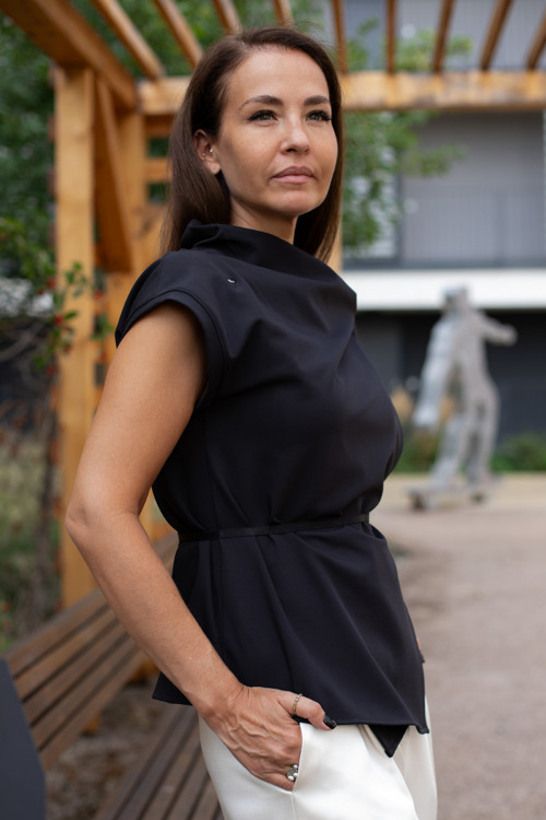 T341 Asymetrická halenka — foto 2