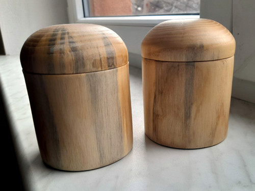 Dvě dřevěné dózy průměr 85mm výška 110mm — foto 2