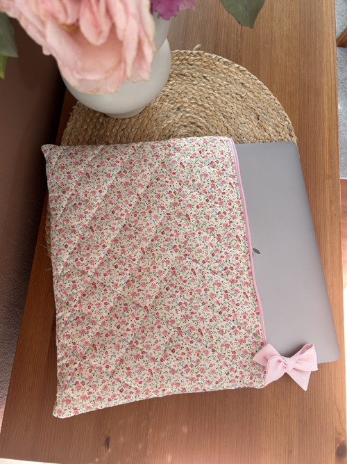 Ručně šitý prošívaný obal na MacBook — foto 4