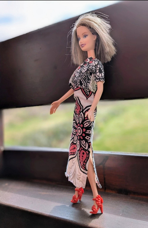 Šaty s bolerkem a botičkami pro Barbie — foto 3