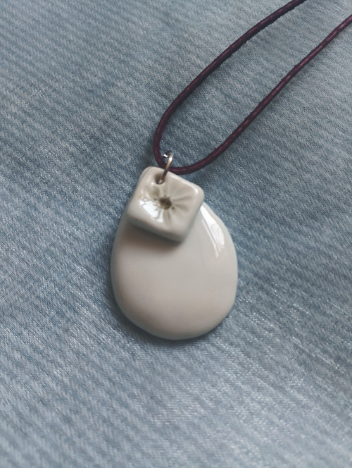 Přívěsek z porcelánu — foto 2