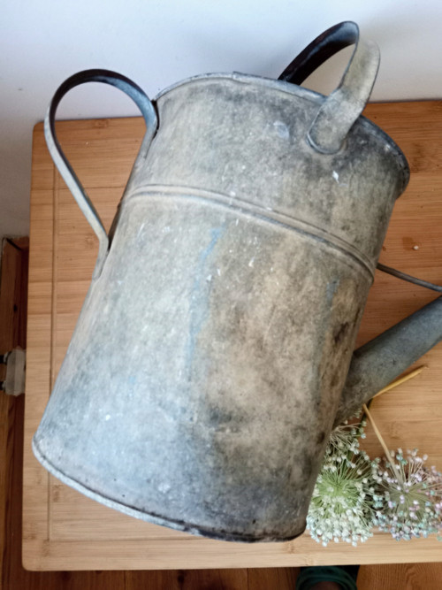 Plechová konev s kropítkem 9l — foto 5