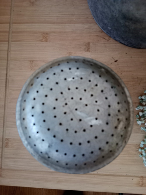 Plechová konev s kropítkem 9l — foto 3