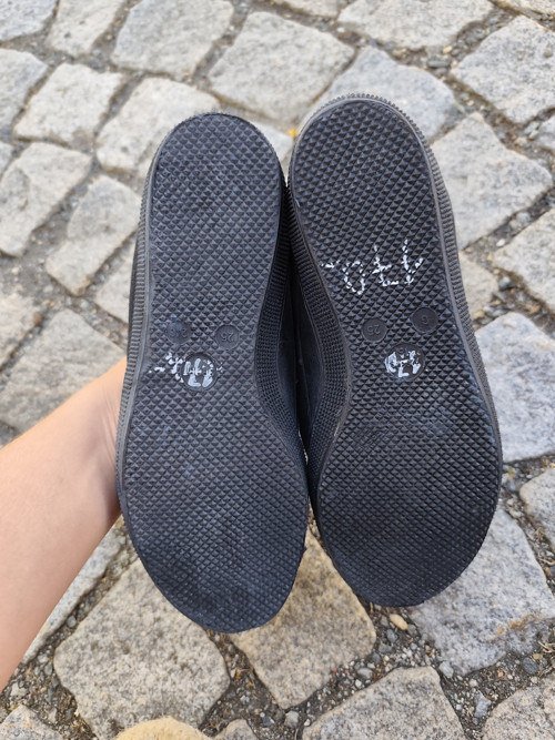 Černé české kecky — foto 2