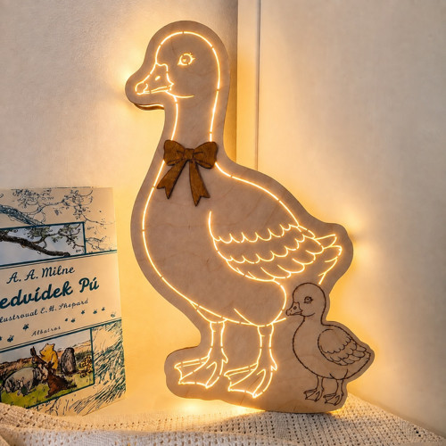 LED dřevěná lampička Husička — foto 2