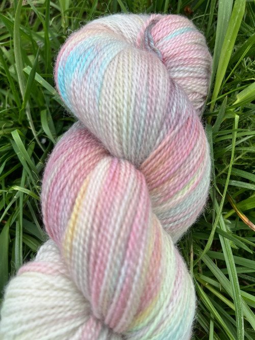 RUČNĚ BARVENÉ PŘADÉNKO - LAMIČKA merino/alpaca — foto 5