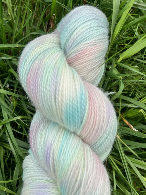 RUČNĚ BARVENÉ PŘADÉNKO - LAMIČKA merino/alpaca — foto 3