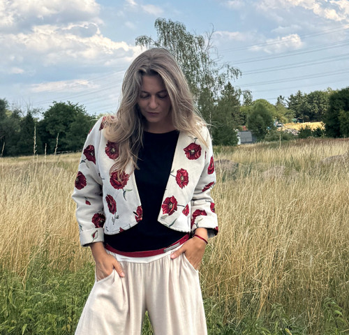 Kabátek bolerko vlčí mák — foto 2