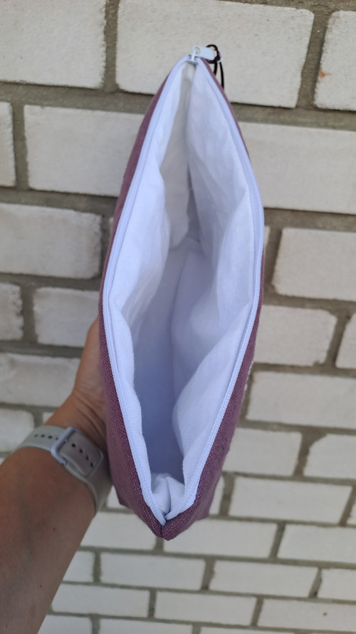 Vyšívaná kapsička ze lnu — foto 3