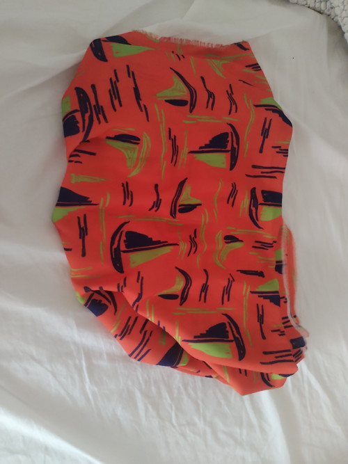 Splývavý polyester třeba na sukni — foto 2