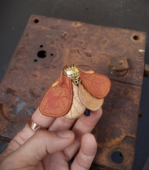 Motýl rusty - brož — foto 3