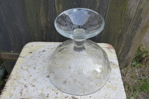 V bodláčí...mísa na noze, nástolec — foto 5