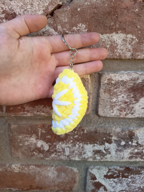 Háčkovaná klíčenka citron — foto 2