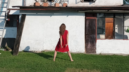 Šaty PUFF s kapsami, různé barvy — foto 2