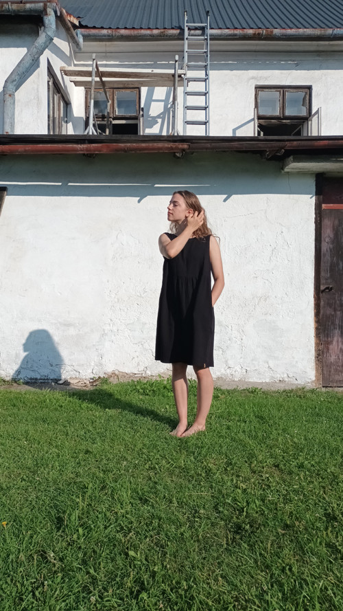 Šaty PUFF s kapsami, různé barvy — foto 4