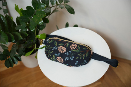 Ledvinka Peonies Navy — foto 4