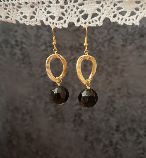 Elegantní s černou kuličkou — foto 4